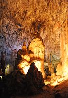 De grotten van de Harpoenen (Hams) in Majorca - De „Zaal van de Beelden”. Klikken om het beeld te vergroten.