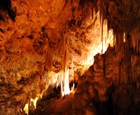 De grotten van de Harpoenen (Hams) in Majorca - De "Verrukte Stad". Klikken om het beeld te vergroten.