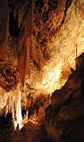 De grotten van de Harpoenen (Hams) in Majorca - De "Verrukte Stad". Klikken om het beeld te vergroten.
