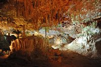 De grotten van de Harpoenen (Hams) in Majorca - Het "Keizerlijke Paleis". Klikken om het beeld te vergroten.