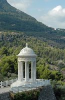 Het gebied van Son Marroig in Majorca - De tempel van Son Marroig. Klikken om het beeld te vergroten.