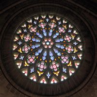 La localidad de Alcudia en Mallorca - La principal rosetón de la iglesia de Santiago. Haga clic para ampliar la imagen.