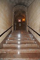 La localidad de Alcudia en Mallorca - Escaleras desde el balcón de la iglesia de Santiago. Haga clic para ampliar la imagen.