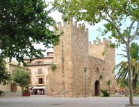 A cidade de Alcúdia em Maiorca - A Porta do Moinho (autor Antonio de Lorenzo). Clicar para ampliar a imagem.