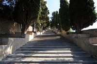 El santuario de Sant Salvador Arta - La escalera que conduce al santuario. Haga clic para ampliar la imagen.