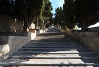 Die Stadt Artà auf Mallorca - Treppen des Heiligtums. Klicken, um das Bild zu vergrößern.
