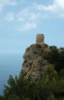 De stad Banyalbufar in Majorca - De toren van Es Verger. Klikken om het beeld te vergroten.