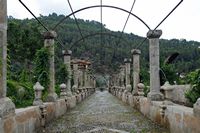 De tuinen van Alfàbia in Majorca - Grote pergola van de tuinen van Alfàbia. Klikken om het beeld te vergroten.