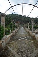 Jardines de Alfàbia Mallorca - Gran pérgola de los jardines de Alfàbia. Haga clic para ampliar la imagen.