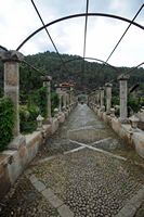 Les jardins d'Alfàbia à Majorque. Grande pergola des jardins d'Alfàbia. Cliquer pour agrandir l'image.