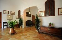 The gardens Alfàbia Majorca - Lobby of the manor of Alfàbia. Click to enlarge the image.