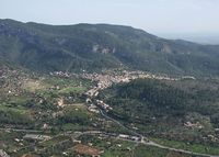 De stad Bunyola in Majorca - Stad van Bunyola gezien vanuit een vliegtuig. Klikken om het beeld te vergroten.