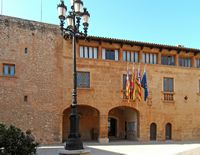 La ciudad de Campos Mallorca - Ayuntamiento (autor Segismundo von Dobschütz). Haga clic para ampliar la imagen.