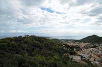 La ville de Capdepera à Majorque. La côte sud-est vue depuis le château. Cliquer pour agrandir l'image.