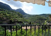 El pueblo de Deià, en Mallorca - Restaurante Jaume. Haga clic para ampliar la imagen.