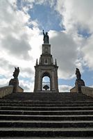 El santuario de Sant Salvador en Felanitx en Mallorca - El monumento de Cristo Rey. Haga clic para ampliar la imagen.
