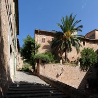 City Fornalutx Mallorca - Carrer de l'Església. Click to enlarge the image.