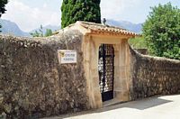 La ciudad de Fornalutx en Mallorca - Cementerio de Fornalutx. Haga clic para ampliar la imagen.