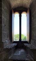 Het kasteel van Bellver in Majorca - Venster van de zaal „Jovellanos”. Klikken om het beeld te vergroten.