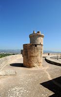 Il castello di Bellver a Maiorca - Terrazza. Clicca per ingrandire l'immagine.