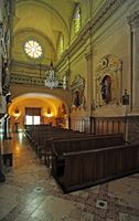 O santuário de Bonany de Petra em Maiorca - Nave da igreja. Clicar para ampliar a imagem.