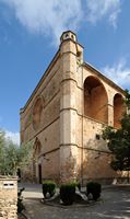 Die Stadt Petra in Mallorca - Fassade der Kirche St. Peter. Klicken, um das Bild zu vergrößern.