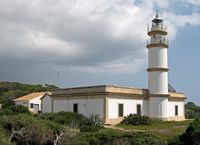 La ville de Ses Salines à Majorque. Le phare du cap de Ses Salines (auteur Olaf Tausch). Cliquer pour agrandir l'image.