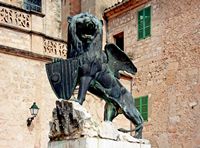 A cidade de Sineu em Maiorca - O leão de São Marcos (autor Frank Vincentz). Clicar para ampliar a imagem.