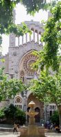 La ciudad de Sóller en Mallorca - Iglesia de San Bartolomé. Haga clic para ampliar la imagen.