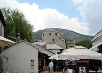 La ville de Mostar en Herzégovine. Rue Onescukova. Cliquer pour agrandir l'image.