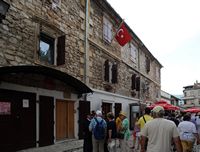 La ville de Mostar en Herzégovine. Consulat turc, rue Mala Tepa. Cliquer pour agrandir l'image.