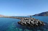 L'île de La Graciosa à Lanzarote. Digue du port de Caleta del Sebo. Cliquer pour agrandir l'image dans Adobe Stock (nouvel onglet).