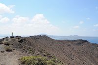 Het eiland van Los Lobos in Fuerteventura. De top van de caldera. Klikken om het beeld te vergroten in Adobe Stock (nieuwe tab).