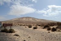 Het natuurpark van Jandía in Fuerteventura. Het barranco van Pecenescal. Klikken om het beeld te vergroten in Adobe Stock (nieuwe tab).