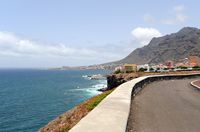 El pueblo de Tenerife Bajamar. Punta del Hidalgo. Haga clic para ampliar la imagen en Adobe Stock (nueva pestaña).