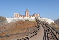 Das Dorf Las Playitas auf Fuerteventura. Der Leuchtturm Entallada. Klicken, um das Bild in Adobe Stock zu vergrößern (neue Nagelritze).