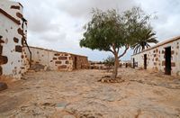 Het dorp Tefia in Fuerteventura. Alcogida, binnenplaats van het huis 5. Klikken om het beeld te vergroten in Adobe Stock (nieuwe tab).