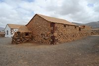A aldeia de Tefia em Fuerteventura. A casa número 1. Clicar para ampliar a imagem em Adobe Stock (novo guia).