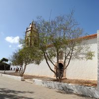 A aldeia de Tetir em Fuerteventura. A igreja de São Domingos. Clicar para ampliar a imagem em Adobe Stock (novo guia).