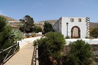 Die Stadt Betancuria in Fuerteventura. Die Ruinen der Kirche des heiligen Bonaventura-Kloster (Convento de San Buenaventura). Klicken, um das Bild in Adobe Stock zu vergrößern (neue Nagelritze).
