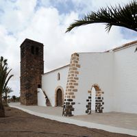 The town of La Oliva in Fuerteventura. The Church of Our Lady of Condelaria. Click to enlarge the image in Adobe Stock (new tab).