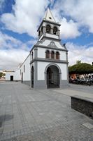 La ciudad de Puerto del Rosario en Fuerteventura. La Iglesia de Nuestra Señora del Rosario. Haga clic para ampliar la imagen Adobe Stock (nueva pestaña).