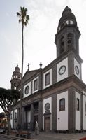 La ciudad de San Cristóbal de la Laguna en Tenerife. Iglesia de los Remedios. Haga clic para ampliar la imagen en Adobe Stock (nueva pestaña).