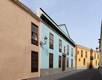 A cidade de San Cristóbal de la Laguna em Tenerife. Casa de la Alhóndiga.  Clicar para ampliar a imagem em Adobe Stock (novo guia).