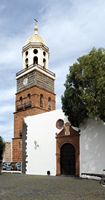 De stad Teguise in Lanzarote. De kerk van Onze Lieve Vrouw van Guadalupe. Klikken om het beeld te vergroten in Adobe Stock (nieuwe tab).