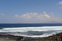 L'isola di Lobos a Fuerteventura. Lanzarote vista dal faro. Clicca per ingrandire l'immagine.