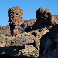Le parc national du Teide à Ténériffe. Roque Cinchado. Cliquer pour agrandir l'image.