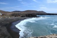 Le village et le monument naturel d'Ajuy à Fuerteventura. La Playa de los Muertos (auteur Frank Vincentz). Cliquer pour agrandir l'image.
