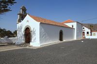 Het dorp La Ampuyenta in Fuerteventura. De kapel St. Peter van Alcantara (auteur Frank Vincentz). Klikken om het beeld te vergroten.