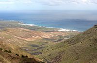 The village of Arrieta in Lanzarote. The village seen from the LZ-10 highway (author Frank Vincentz). Click to enlarge the image.